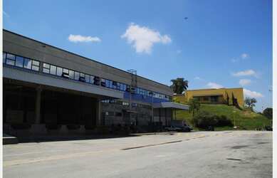 Imagem: O depósito possui 1600m² de Área e está localizado em Jardim