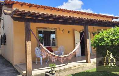 Imagem: A casa possui 3 Dormitórios, 2 Banheiros, 5 Vagas na garagem