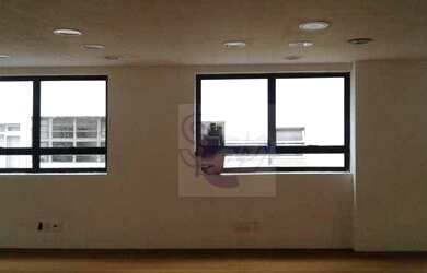 Imagem: O depósito possui 2 Vagas na garagem e 110m² de Área e está