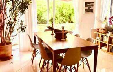 Imagem: A casa em condomínio possui 4 Dormitórios, 4 Banheiros, 2