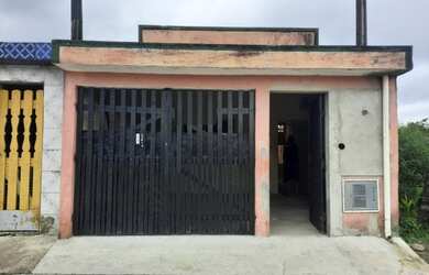 Imagem: A casa possui 1 Dormitório, 1 Banheiro, 2 Vagas na garagem