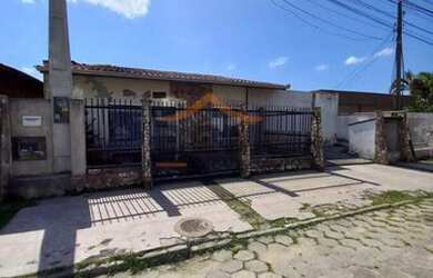 Imagem: A casa possui 2 Dormitórios, 1 Banheiro, 1 Vaga na garagem