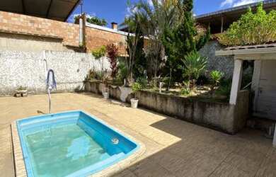 Imagem: A casa possui 2 Dormitórios, 2 Banheiros, 1 Vaga na garagem