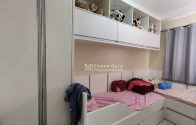 Imagem: A casa possui 2 Dormitórios, 1 Banheiro, 1 Vaga na garagem