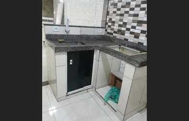 Imagem: A casa possui 1 Dormitório e 1 Banheiro e está localizado