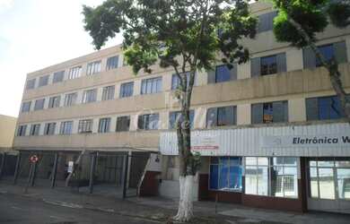 Imagem: O apartamento possui 3 Dormitórios, 1 Banheiro, 1 Vaga na garagem