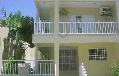 Imagem: A casa possui 3 Dormitórios, 5 Banheiros, 5 Vagas na garagem