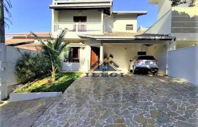 Imagem: A casa em condomínio possui 3 Dormitórios, 3 Banheiros, 2