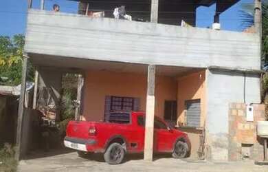 Imagem: A casa possui 1 Dormitório, 1 Banheiro, 1 Vaga na garagem e