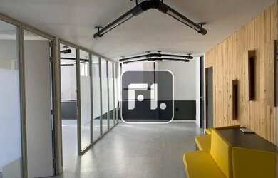 Imagem: O depósito possui 5 Vagas na garagem e 286m² de Área e está