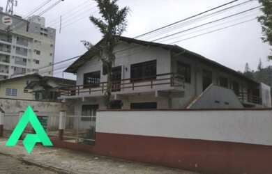 Imagem: A casa possui 1 Dormitório, 5 Banheiros, 1.300m² de Área