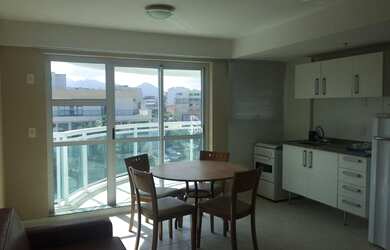 Imagem: O apartamento possui 1 Dormitório, 1 Banheiro, 1 Vaga na garagem