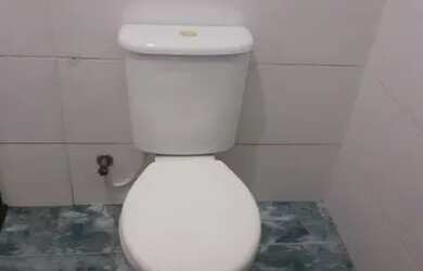 Imagem: A casa possui 2 Dormitórios, 2 Banheiros, 1 Vaga na garagem