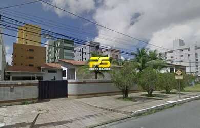 Imagem: A casa possui 5 Dormitórios, 5 Banheiros, 5 Vagas na garagem