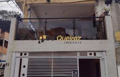 Imagem: A casa possui 4 Dormitórios, 2 Banheiros, 2 Vagas na garagem