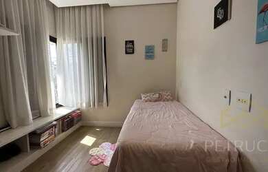 Imagem: A casa em condomínio possui 4 Dormitórios, 4 Banheiros, 4