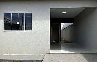 Imagem: A casa possui 3 Dormitórios e 3 Banheiros e está localizado