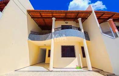 Imagem: A casa possui 4 Dormitórios, 5 Banheiros, 4 Vagas na garagem