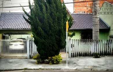 Imagem: A casa possui 2 Dormitórios, 2 Banheiros, 2 Vagas na garagem