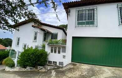 Imagem 1: Casa para venda possui 220 metros quadrados no Saboeiro - Salvador - BA