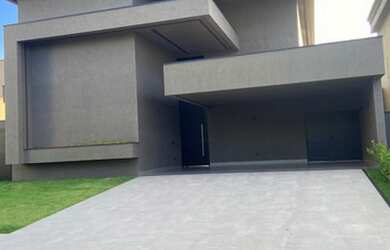 Imagem: A casa em condomínio possui 4 Dormitórios, 5 Banheiros, 4