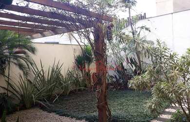 Imagem: A casa em condomínio possui 4 Dormitórios, 5 Banheiros, 4