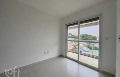 Imagem: O apartamento possui 2 Dormitórios, 1 Banheiro, 2 Vagas na