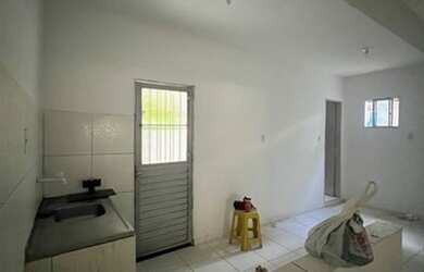 Imagem: A casa possui 2 Dormitórios, 1 Banheiro e está localizado