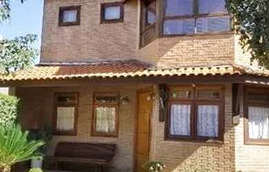 Imagem: A casa em condomínio possui 4 Dormitórios, 4 Banheiros, 2