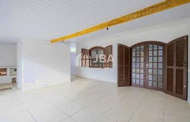 Imagem: A casa possui 2 Dormitórios, 2 Banheiros, 1 Vaga na garagem