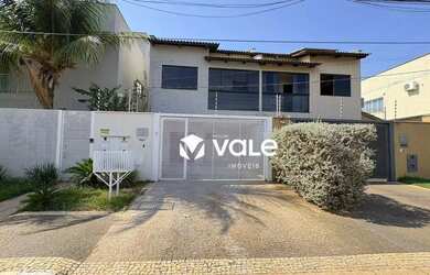 Imagem: A casa possui 3 Dormitórios, 3 Banheiros, 120m² de Área e