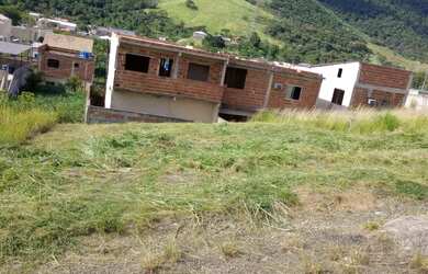 Imagem: O terreno possui 120m² de Área e está localizado em Campo