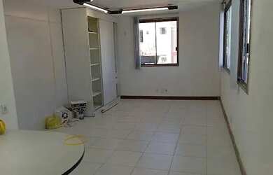 Imagem: O depósito possui 2 Vagas na garagem, 52m² de Área e está