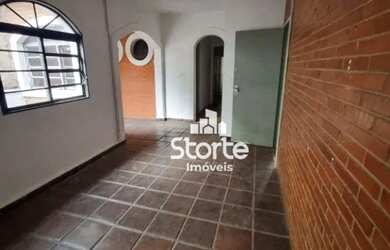 Imagem: O depósito possui 220m² de Área e está localizado em Martins