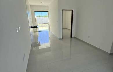 Imagem 3: Vendo casa de 2/4 sendo uma suíte no sim