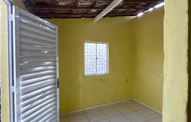 Imagem: A casa possui 1 Dormitório, 1 Banheiro e está localizado