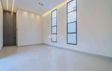 Imagem 12: Casa residencial com 3 suítes disponível para venda no bairro Laranjeiras...