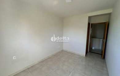 Imagem 2: Sobrado disponível para venda no bairro Novo Mundo em Uberlândia-MG