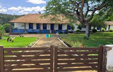 Imagem: A fazenda possui 671m² de Área e está localizado em Centro