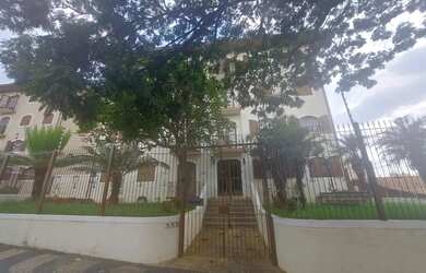 Imagem: O apartamento possui 2 Dormitórios, 1 Banheiro, 2 Vagas na