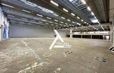 Imagem: O depósito e possui 5 Vagas na garagem, 4250-0m² de Área