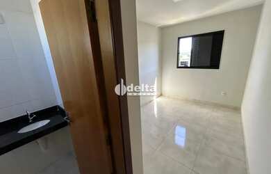 Imagem 4: Sobrado disponível para venda no bairro Novo Mundo em Uberlândia-MG