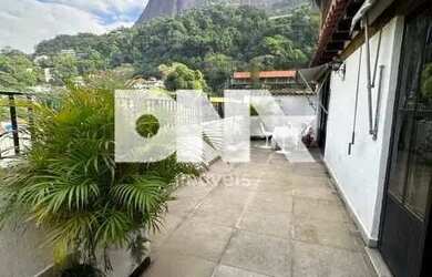 Imagem: O apartamento na cobertura possui 5 Dormitórios, 3 Banheiros