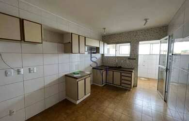 Imagem: O apartamento possui 3 Dormitórios, 2 Banheiros, 2 Vagas na