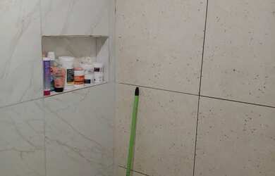 Imagem: A casa possui 2 Dormitórios, 2 Banheiros e Imóvel novo e está