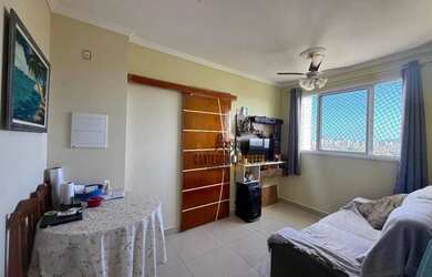 Imagem: O apartamento possui 2 Dormitórios, 1 Banheiro, 1 Vaga na garagem