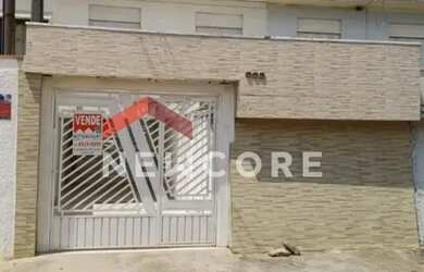 Imagem: A casa possui 4 Dormitórios, 4 Banheiros, 2 Vagas na garagem