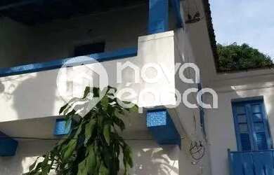 Imagem: A casa possui 5 Dormitórios, 5 Banheiros, 4 Vagas na garagem