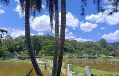 Imagem: A chácara possui 450m² de Área e está localizado em Água