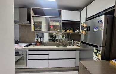 Imagem: O apartamento possui 2 Dormitórios, 2 Banheiros, 1 Vaga na